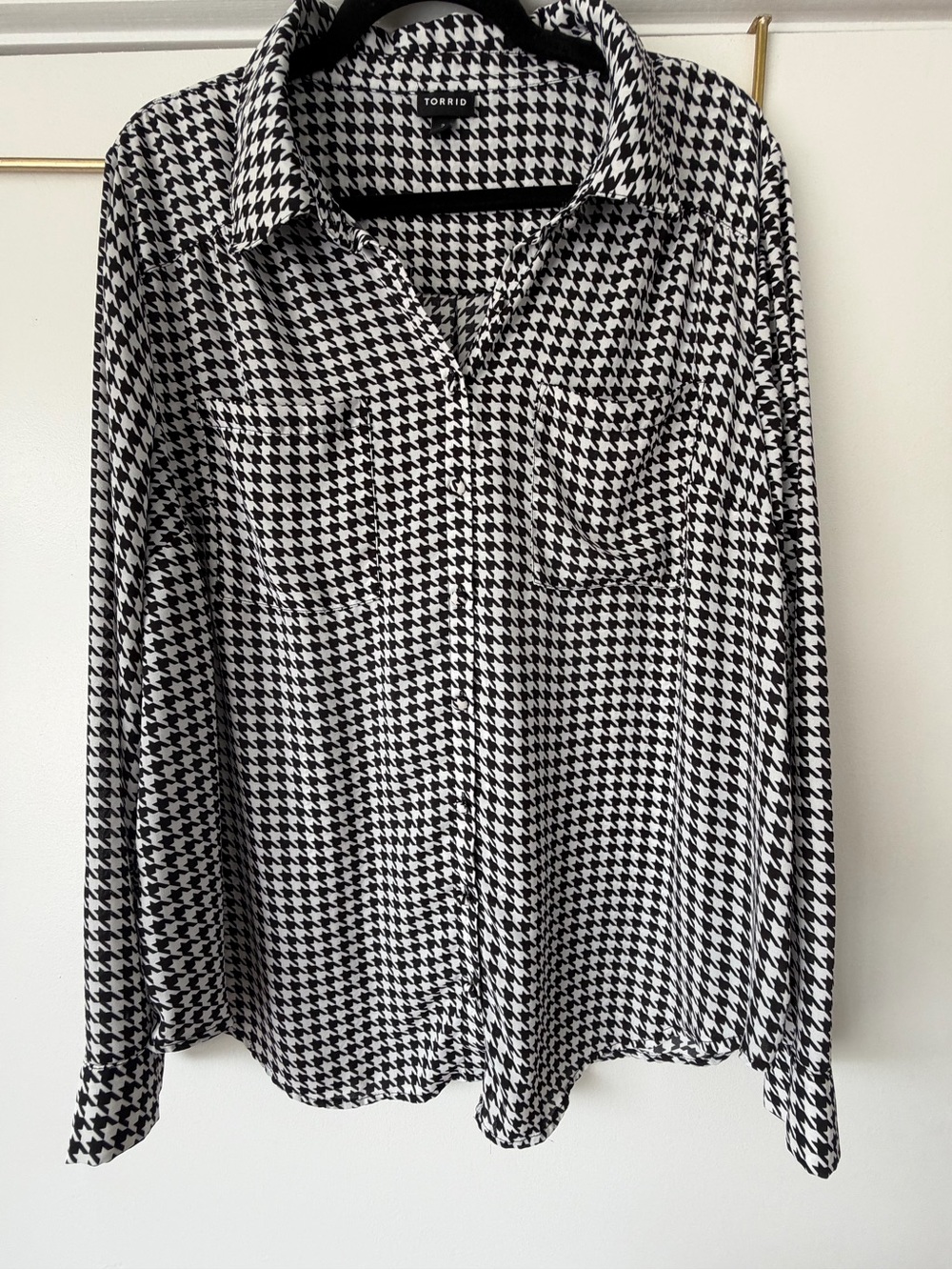 torrid Black & White Houndstooth Button-Down Shirt
